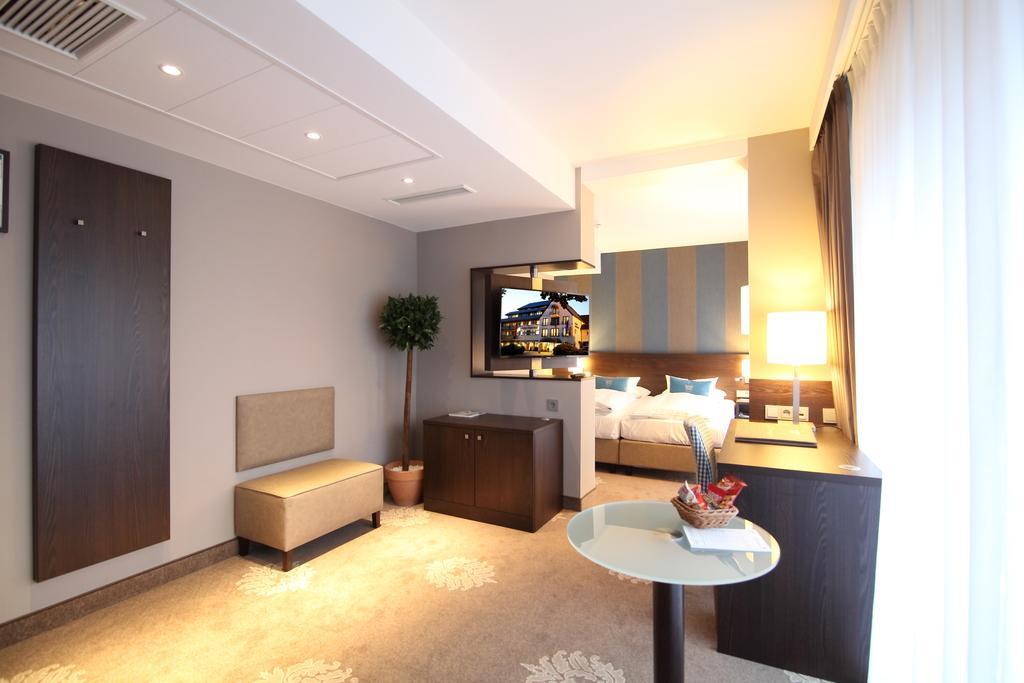 Hotel Parkhotel Wittekindshof 4*
